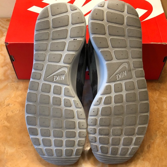 Nike Roshe Run Print Grey Camo Unisex Sneakers - Picture 6 of 8